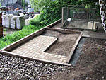 Nach zwei Wochen harter Arbeit war das Fundament und die Hangabsicherung endlich fertig.